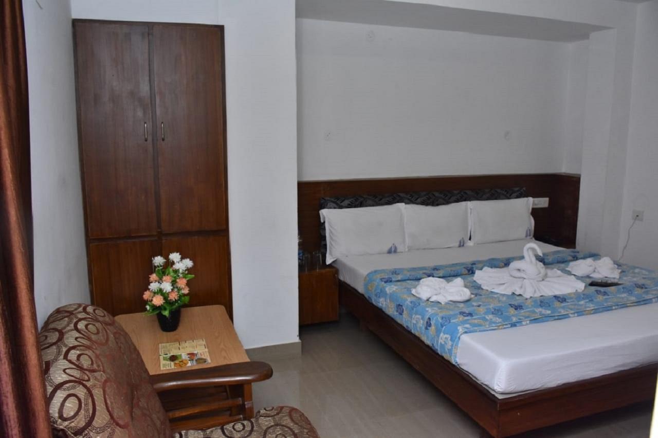 Hotel Palacial Pondi Pondicherry Exterior foto