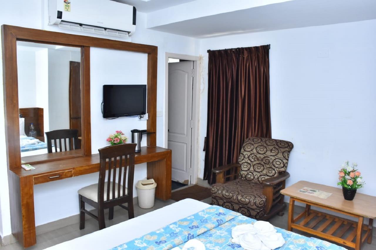 Hotel Palacial Pondi Pondicherry Exterior foto