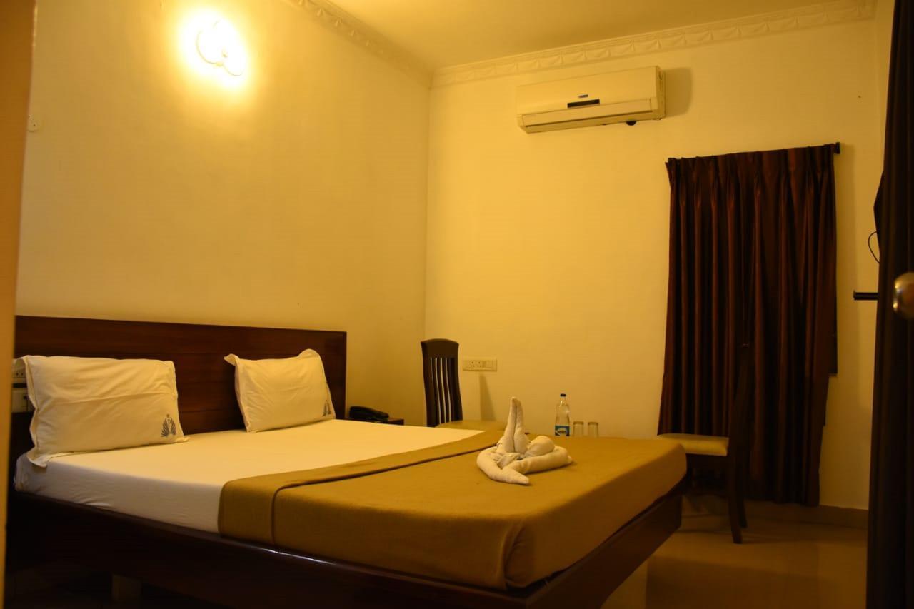 Hotel Palacial Pondi Pondicherry Exterior foto